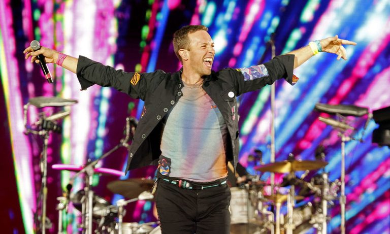 ক্রিস মার্টিনের নেতৃত্বে কোল্ডপ্লে-র ট্যুর ভেঙে দিল গিনেস রেকর্ড ক্রিস মার্টিন