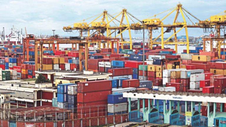 বছর শেষে পণ্য পরিবহনে রেকর্ড চট্টগ্রাম বন্দরের