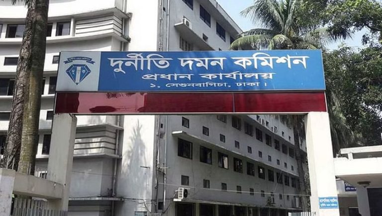 এস আলম গ্রুপের অর্থপাচার অনুসন্ধানে ব্যাংক কর্মকর্তাদের জিজ্ঞাসাবাদ এস আলম গ্রুপের অর্থপাচার অনুসন্ধানে ব্যাংক কর্মকর্তাদের জিজ্ঞাসাবাদ