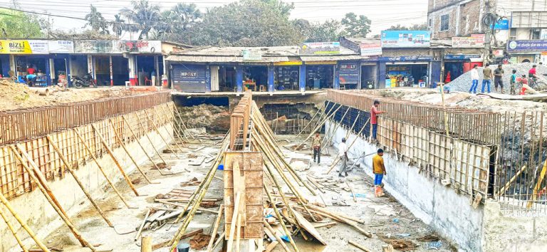 বগুড়ার ৩ কোটি টাকার সেতু নির্মাণ ভরাট খালের উপরে বগুড়ার ৩ কোটি টাকার সেতু নির্মাণ ভরাট খালের উপরে