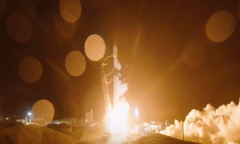 দেশীয় প্রযুক্তিতে নির্মিত প্রথম স্যাটেলাইট উৎক্ষেপণ করল বাহরাইন