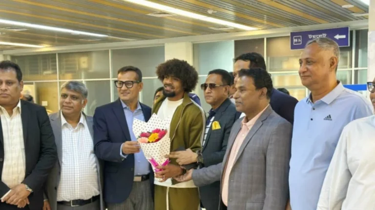 বাংলাদেশে পৌঁছালেন হামজা চৌধুরী
