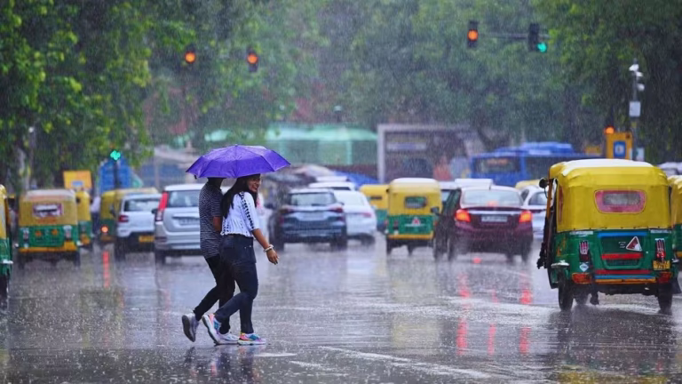 এক পশলা বৃষ্টির পর রাজধানীতে বজ্রবৃষ্টির আশঙ্কা