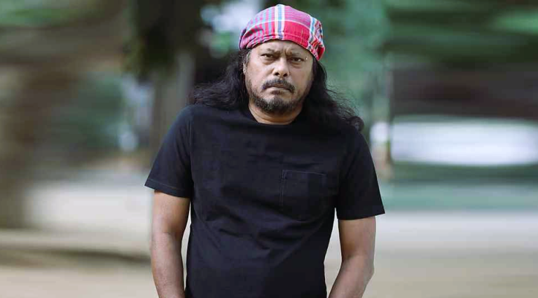 মায়ের স্মৃতিতে আবেগপ্রবণ জেমস