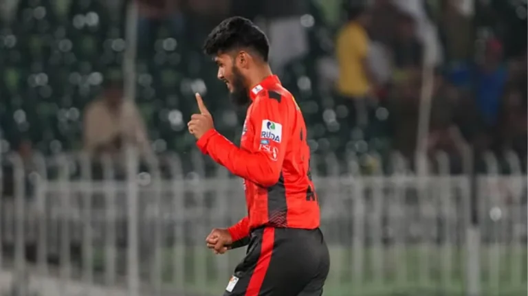 পিএসএল অভিষেকে উজ্জ্বল রিশাদ
