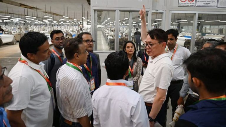 চট্টগ্রামের বিশেষ অর্থনৈতিক অঞ্চল পরিদর্শনে ৭০ বিদেশি প্রতিনিধি