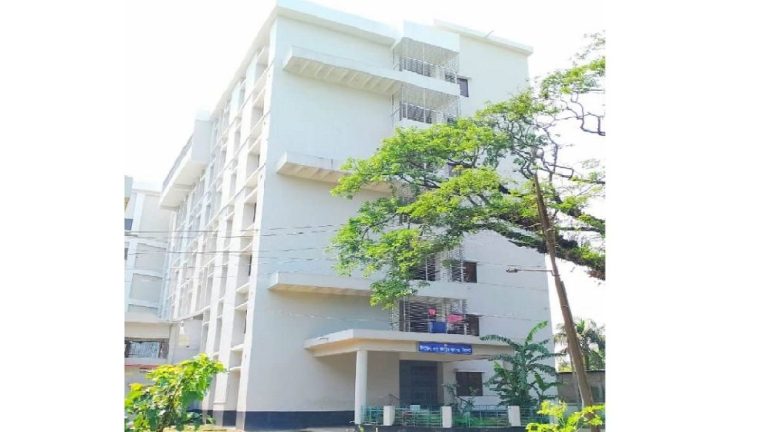 বালাগঞ্জে ১৫ কোটি টাকার স্বাস্থ্য কমপ্লেক্স চালু হয়নি ৪ বছরেও বালাগঞ্জে ১৫ কোটি টাকার স্বাস্থ্য কমপ্লেক্স চালু হয়নি ৪ বছরেও