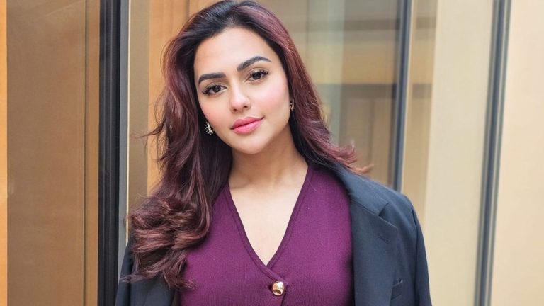 বিমানবন্দরে আটক নায়িকা নুসরাত, নেয়া হচ্ছে ডিবিতে বিমানবন্দরে আটক নায়িকা নুসরাত, নেয়া হচ্ছে ডিবিতে