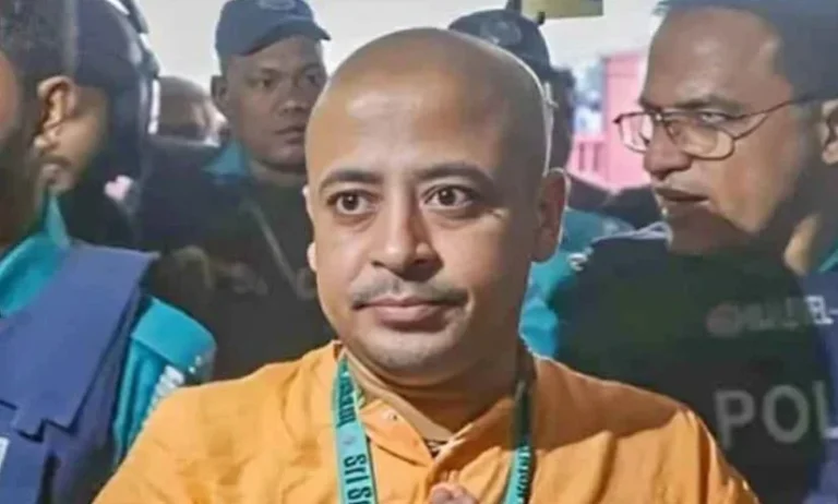 আইনজীবী সাইফুল হত্যা মামলায় চিন্ময় দাসকে জেলগেটে জিজ্ঞাসাবাদের নির্দেশ