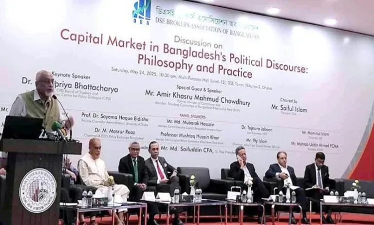 পুঁজিবাজার থেকে ২০ হাজার কোটি টাকা লোপাট: দেবপ্রিয় ভট্টাচার্যের