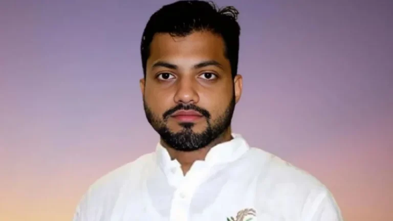 ইশরাক হোসেনকে শপথ পড়াতে লিগ্যাল নোটিশ ইশরাক হোসেনকে শপথ পড়াতে লিগ্যাল নোটিশ