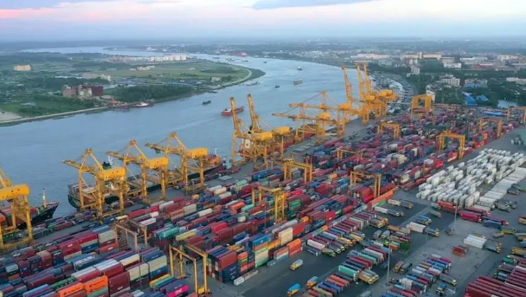 চট্টগ্রাম বন্দরে হ্যান্ডলিংয়ে রেকর্ড গতি, জাহাজে আর অপেক্ষা নেই চট্টগ্রাম বন্দরে আমদানির গতি বেড়েছে, রাজস্ব আয়েও উর্ধ্বগতি