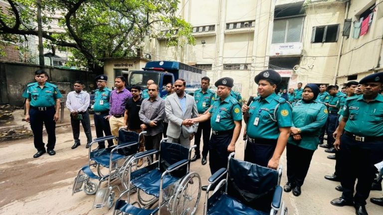 সিএমএম আদালতে অসুস্থ আসামিদের জন্য হুইল চেয়ার সেবা চালু