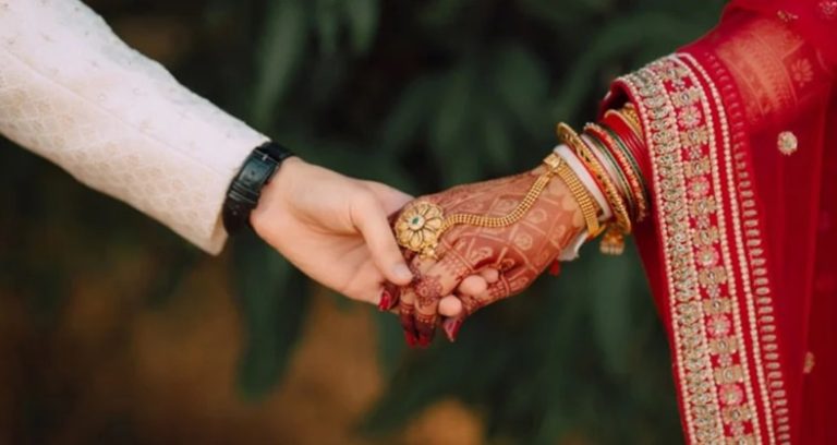 বিচ্ছেদের পরেও সন্তানদের টানে আদালতে আবার বিয়ে বিচ্ছেদের পরেও সন্তানদের টানে আদালতে আবার বিয়ে