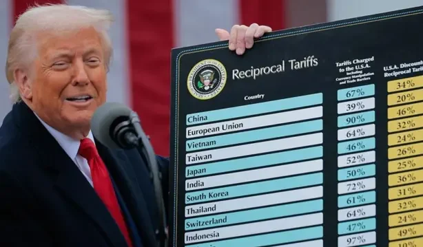 Жас келіншек үш жігітті сорып жатыр