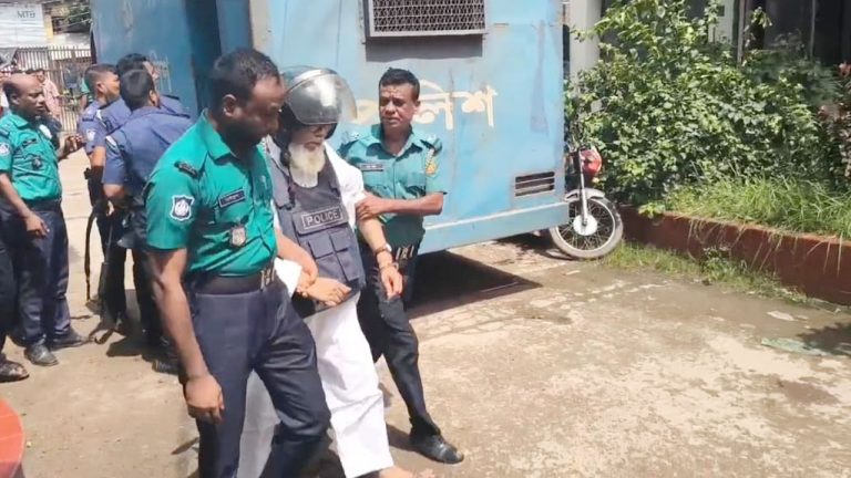 গাজীপুর আদালতে নতুন মামলায় কারাগারে সাবেক মন্ত্রী-আইজিপি