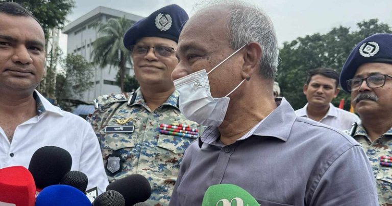 পুলিশের হাতে ভারী অস্ত্র থাকবে না: স্বরাষ্ট্র উপদেষ্টা