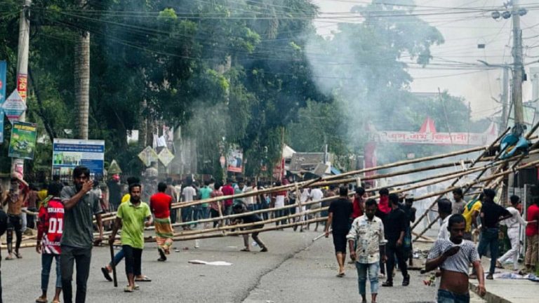গোপালগঞ্জে সহিংসতায় ৯০ জন গ্রেপ্তার
