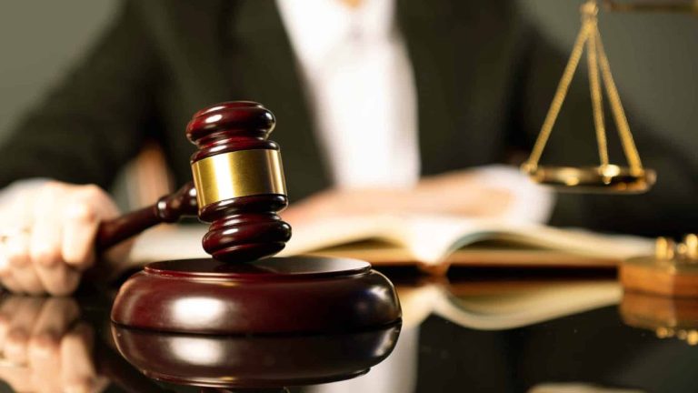 নিম্ন আদালতের অদ্ভুৎ সংস্কৃতি “আদেশ হবে” ন্যায়বিচারের জন্য হুমকি দেশ এখন লাইফ সাপোর্টে: বিচারকের মন্তব্য