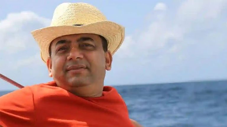নিলামে বেনজীরের বিলাসবহুল ফ্ল্যাটের জিনিসপত্র