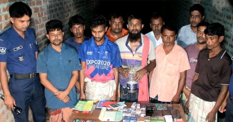 গোবিন্দগঞ্জে যৌথ অভিযানে ১০ জুয়াড়ি আটক