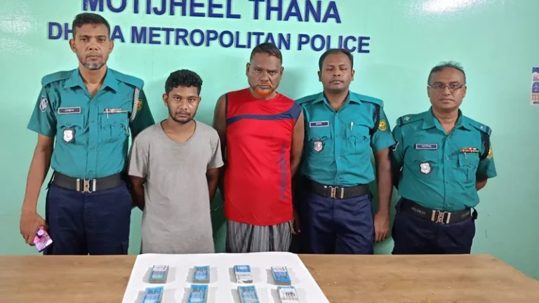 ডিবি পরিচয়ে ৩০ লাখ টাকা ছিনতাই ঘটনায় গ্রেপ্তার ৩