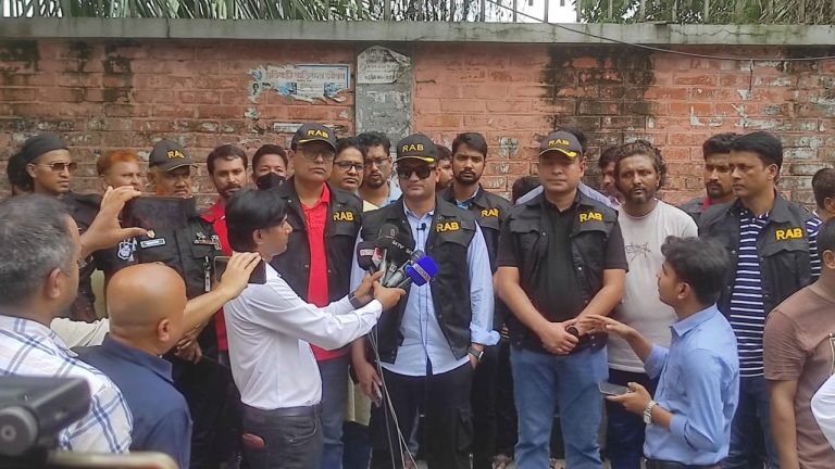 আগারগাঁওয়ে পাসপোর্ট দালাল চক্রের ১৩ জনকে কারাদণ্ড