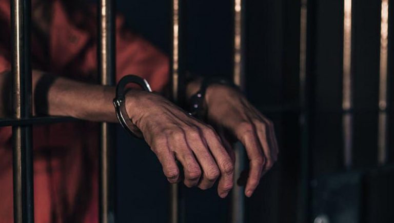 লটারির টিকিট বিক্রির দায়ে তিনজনের কারাদণ্ড