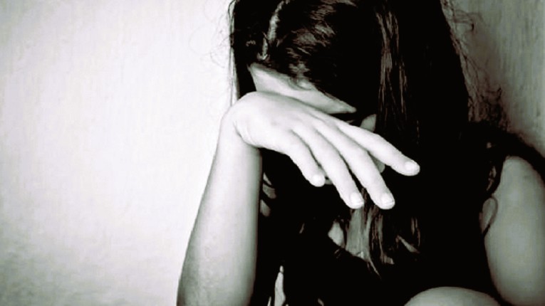 চীনে নারী পাচার চক্র: কীভাবে চলছে এবং কারা দায়ী? ভারতে পাচারচক্রের ফাঁদ থেকে বাংলাদেশি তরুণী উদ্ধার। প্রতীকি ছবি