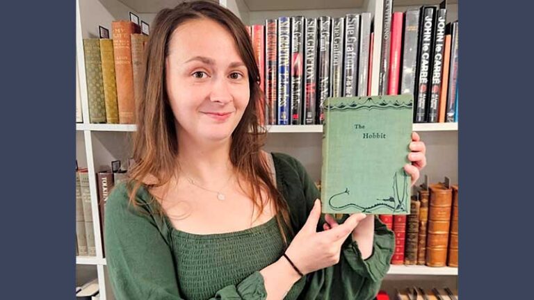 দ্য হবিটের প্রথম সংস্করণ বিক্রি হলো ৪৩ হাজার পাউন্ডে