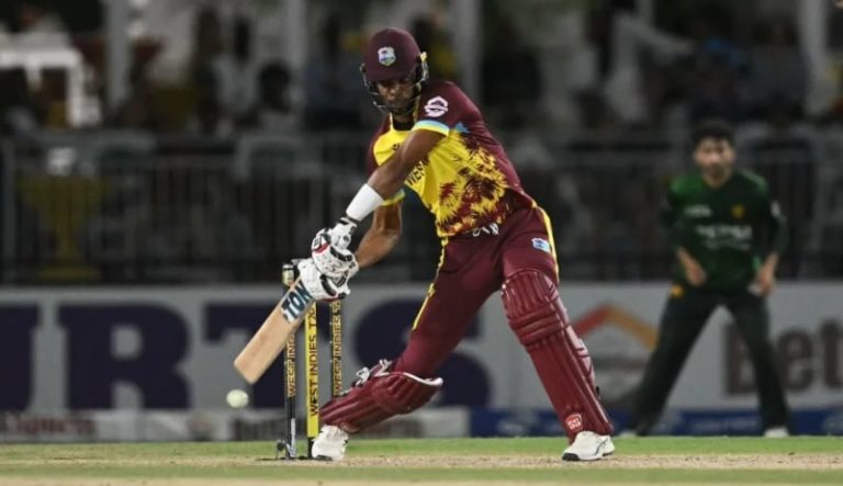 আন্তর্জাতিক ম্যাচে প্রথম রিটায়ার্ড আউট রোস্টন চেজ রোস্টন চেজ