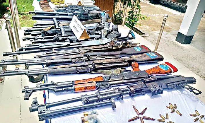 পলাতক আসামি আর লুট হওয়া অস্ত্রই এখন বড় আতঙ্ক