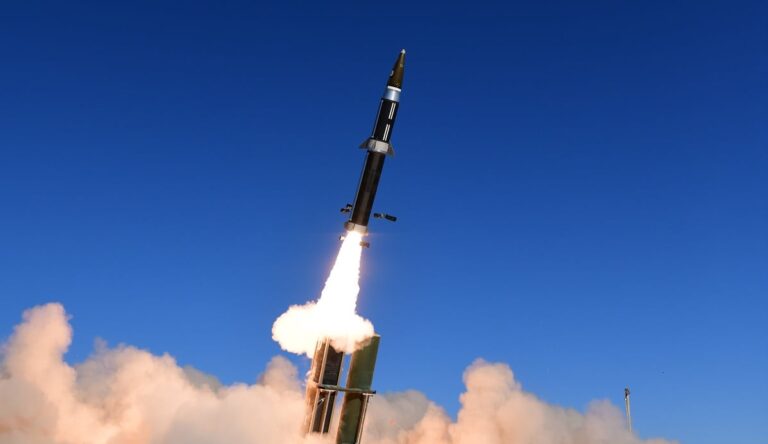 ট্রাম্প সফরের ঠিক আগে ক্ষেপণাস্ত্র পরীক্ষা চালাল উত্তর কোরিয়া