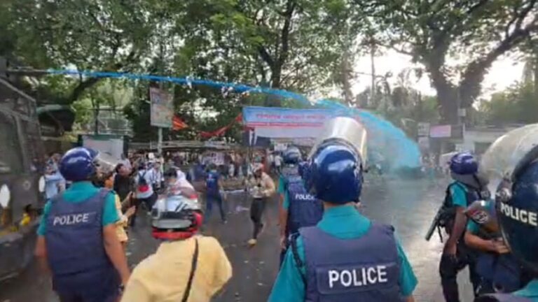 প্রেসক্লাবে বিক্ষোভ: লাঠিচার্জ, জলকামান ও সাউন্ড গ্রেনেডে ছত্রভঙ্গ