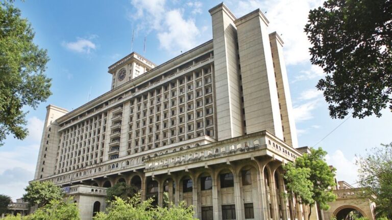 সাবেক মেয়রের ‘সবুজ সংকেতে’ ৫৭৭ কোটি টাকা লোপাট