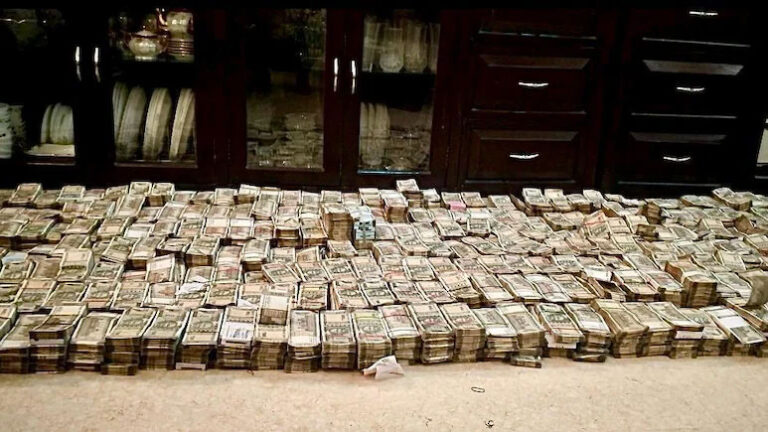 ডিআইজির ঘরে কোটি টাকার সম্পদ উদ্ধার