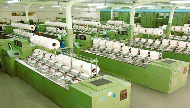 ভারতীয় সুতা সস্তায় আমদানির ফলে পিছিয়ে দেশের টেক্সটাইল শিল্প