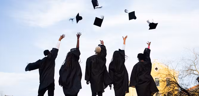 আইন পড়াশোনার মাধ্যমে স্বপ্নের ক্যারিয়ার অর্জন