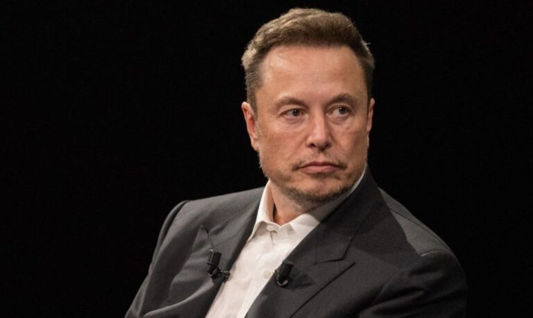 ইলন মাস্ক কি সত্যিই দারিদ্র্যসীমার নিচে বসবাস করেন?