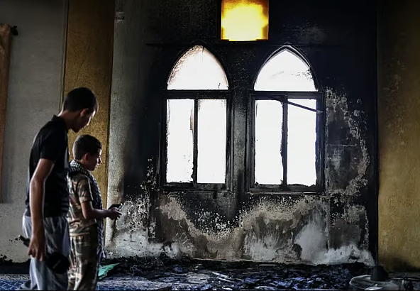 মসজিদে আগুন ও পবিত্র কোরআন পোড়ানোর ঘটনায় বিশ্বসম্প্রদায়ের নিন্দা