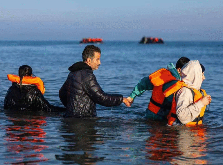 যুক্তরাজ্যে নতুন আশ্রয় নীতি, বন্ধ হচ্ছে ‘গোল্ডেন টিকিট’