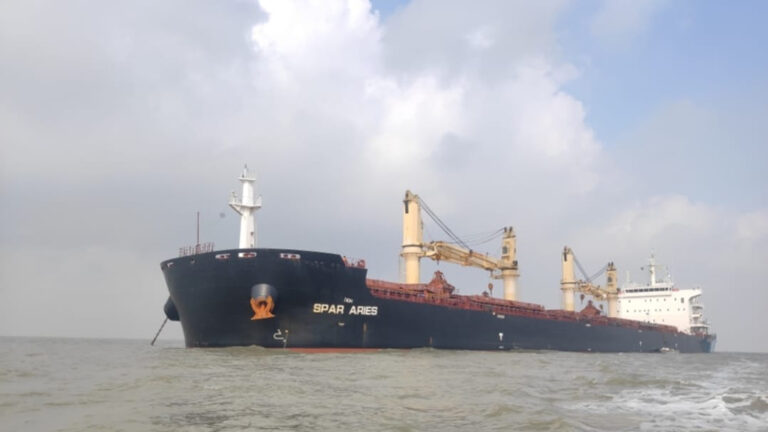 ৬১ হাজার টন গম নিয়ে চট্টগ্রাম বন্দরে ভিড়ল মার্কিন জাহাজ