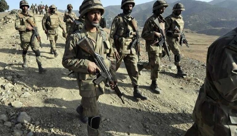 পাকিস্তানের হামলায় অন্তত ২৩ আফগান সেনা নিহত