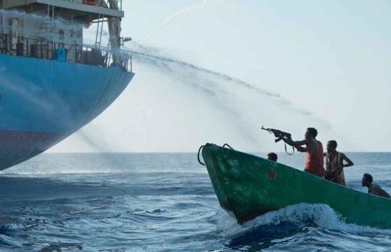 নৌশ্রমিকের ছদ্মবেশে নদীপথে ভয়ংকর জলদস্যুদের দৌরাত্ম্য