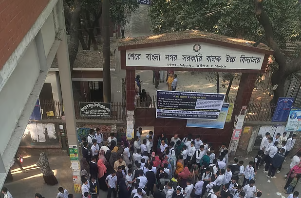 সরকারি মাধ্যমিক শিক্ষকদের কর্মবিরতি, বন্ধ বার্ষিক পরীক্ষা