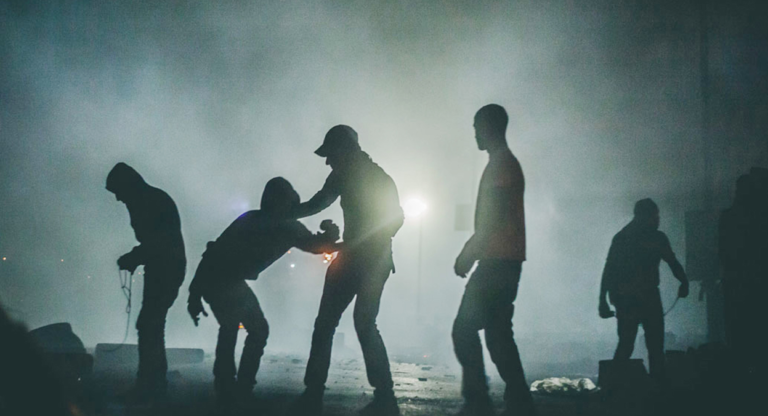 ‘বড় ভাইদের’ প্রশ্রয়েই বেপরোয়া হচ্ছে কিশোর গ্যাং