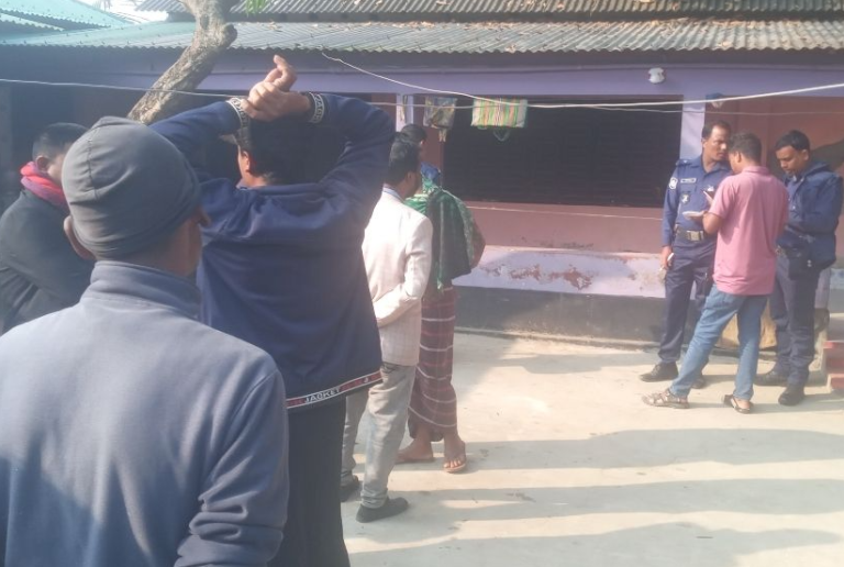 বিজয়ের মাসে মুক্তিযোদ্ধা দম্পতিকে গলা কেটে হত্যা