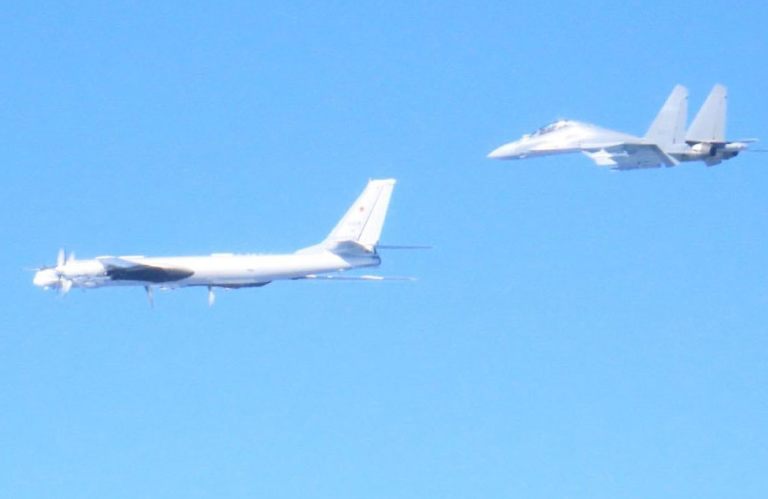 দ. কোরিয়া ও জাপানের কাছে বোমারু বিমানের টহল দিল চীন-রাশিয়া, টোকিও ওড়াল যুদ্ধবিমান