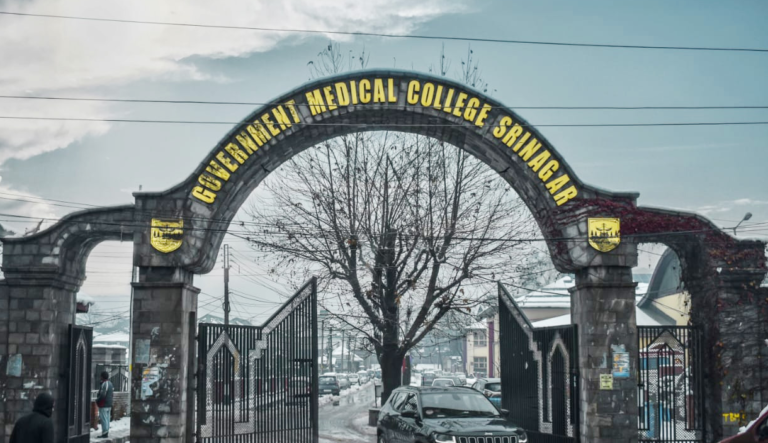 দিল্লিতে বিস্ফোরণ: কাশ্মিরের হাসপাতালে তল্লাশি, আতঙ্কে চিকিৎসকরা