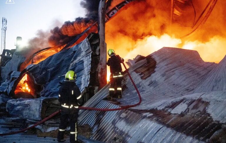 ইউক্রেনের প্রধান বন্দরে রুশ ক্ষেপণাস্ত্র হামলা, নিহত ৭